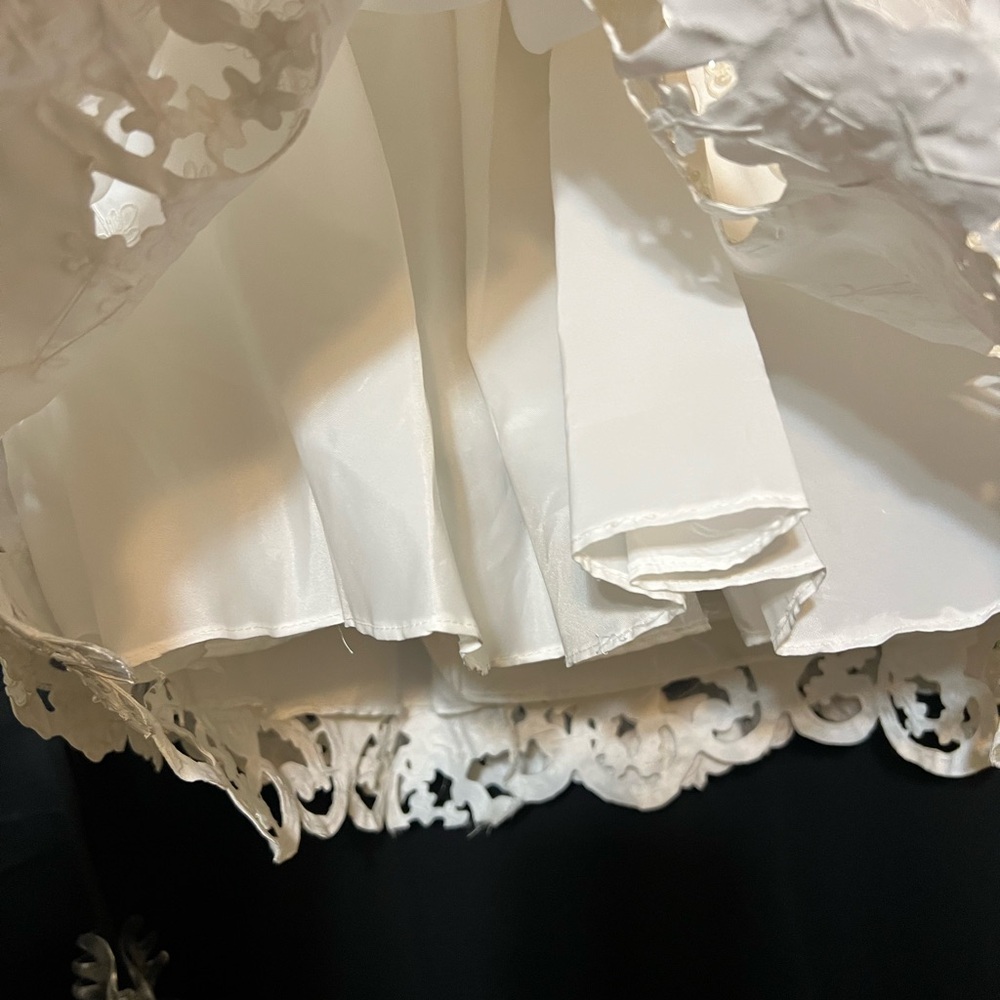Elegant White Lace Baby Dress EXCLUSIVE OF DECORATION

christing gown
Size 1-2 - Picture 7 of 12